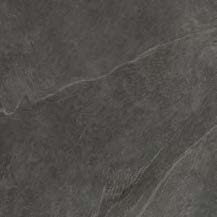 Dunkle Schieferplatte für elegantes Raumdesign Nahaufnahme einer dunklen Schieferplatte mit natürlichen Maserungen