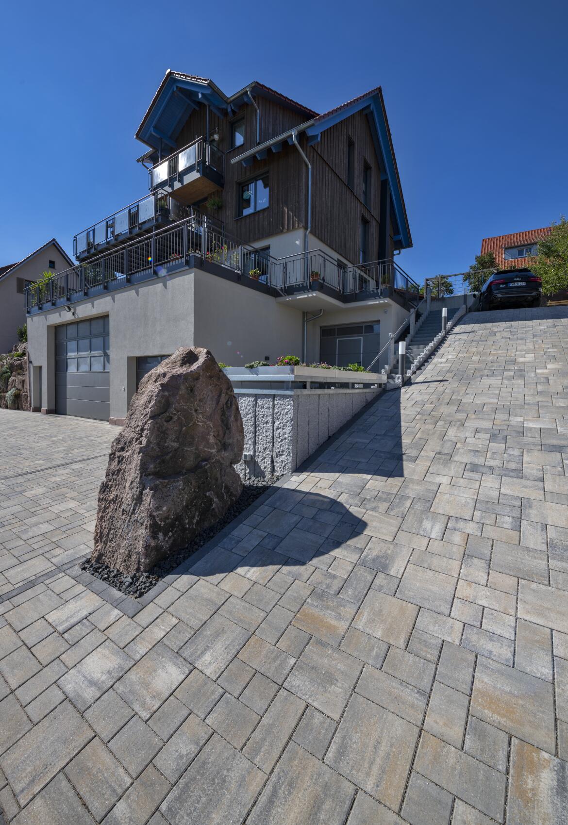 La Tierra-Aqua La Tierra-Aqua